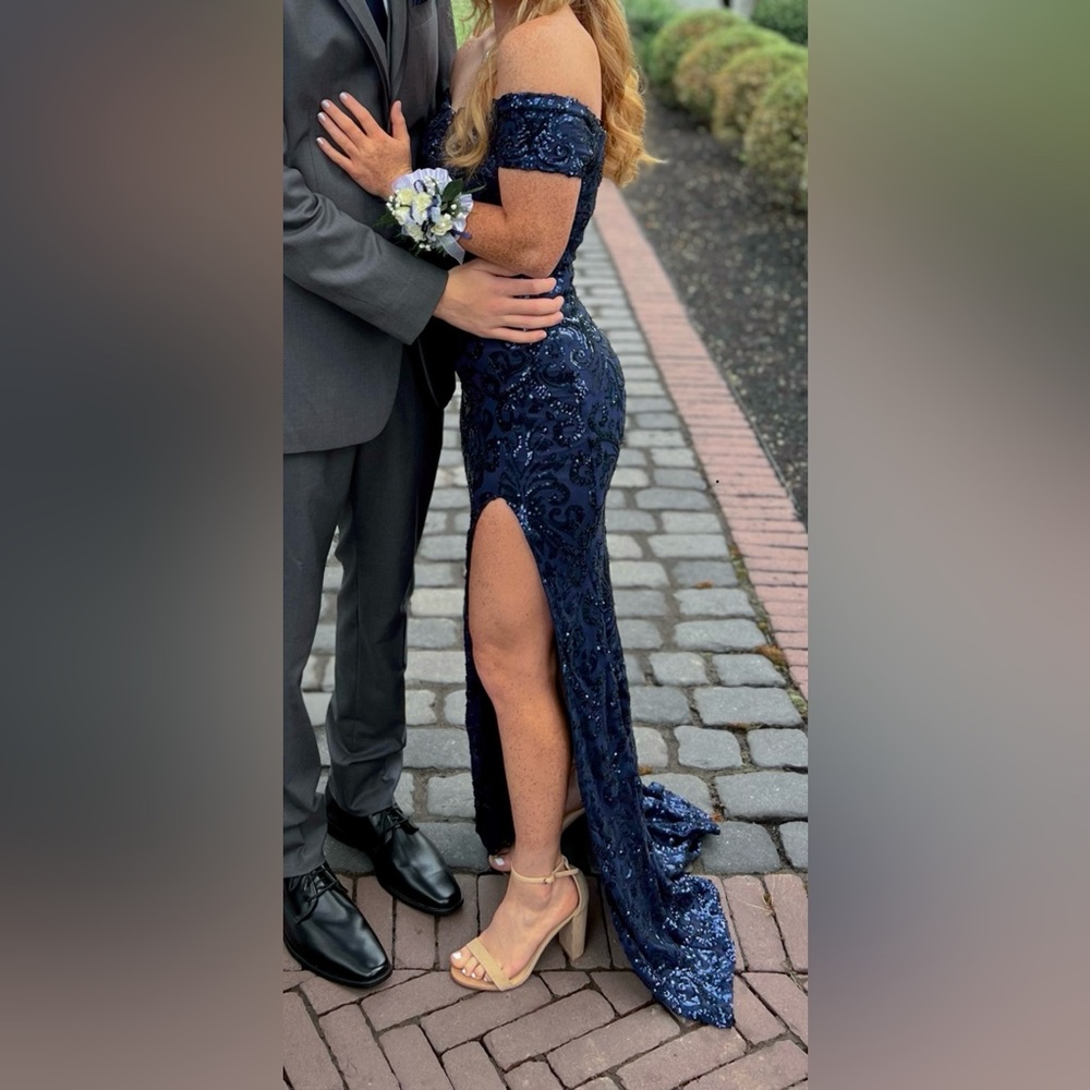 Windsor navy blue prom dress, size 4/small